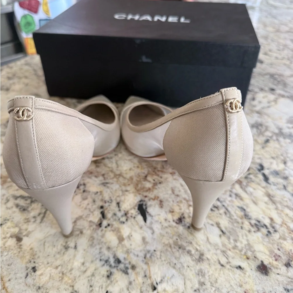 CHANEL Beige and Cream Cap-Toe Pumps